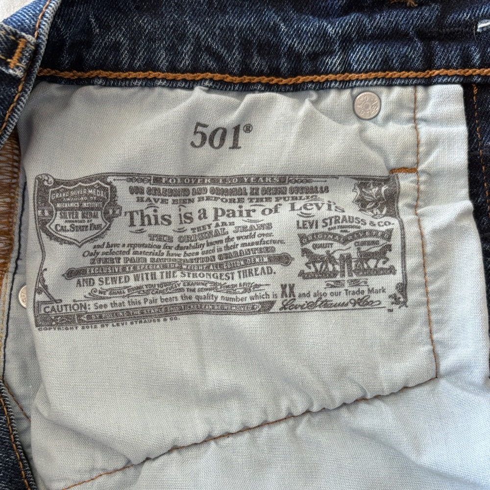 LEVI 501 Original Fit High-Rise Jean Shorts, Distressed, Bottom-Fly Stretch 26 - Picture 2 of 11
